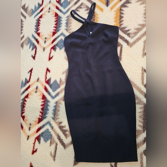 Carolyn Dress Navy a lady-like flattering fit with a hint of cool. - Picture 5 of 7